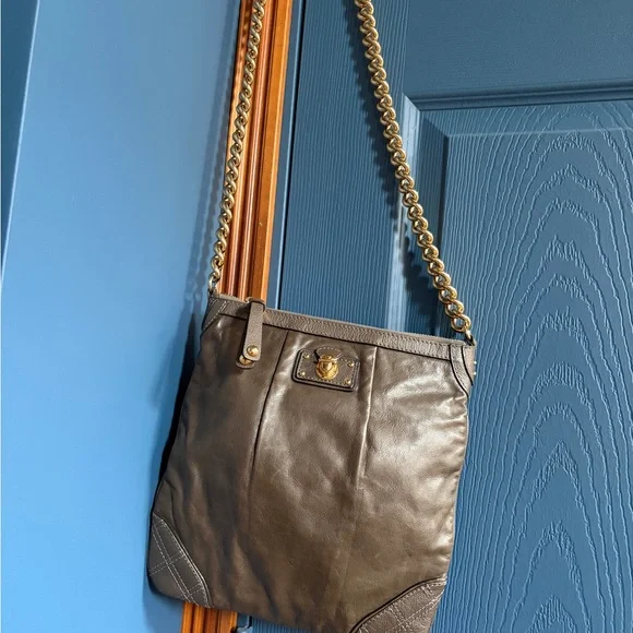 Marc Jacobs Leather Crossbody Bag with Gold Chain Strap - Army Green - Picture 2 of 4
